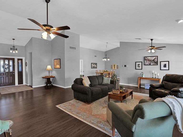 1443 E LELAND Street photo 5