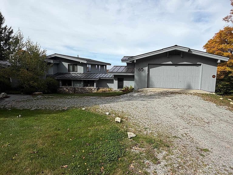 60 West Ridge Road photo 1
