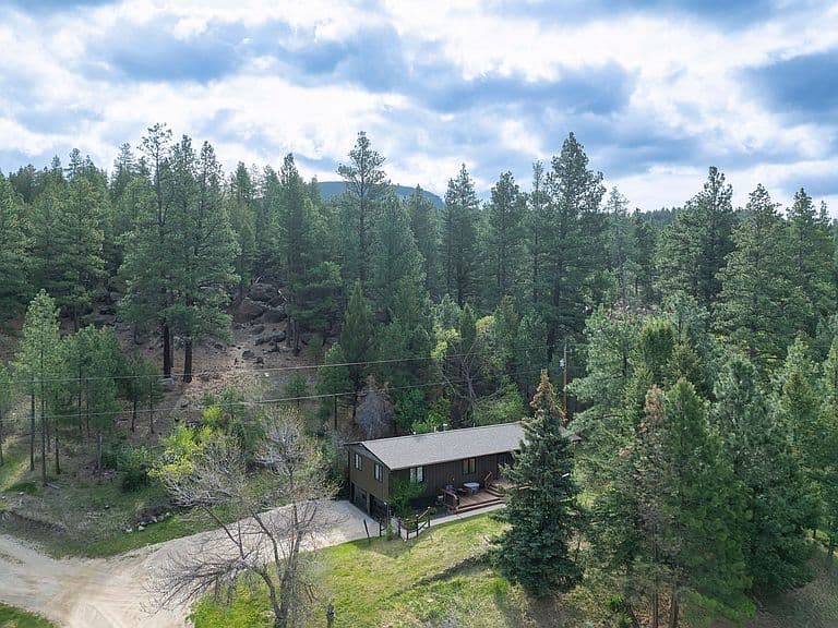 28 Pinecrest Loop photo 3