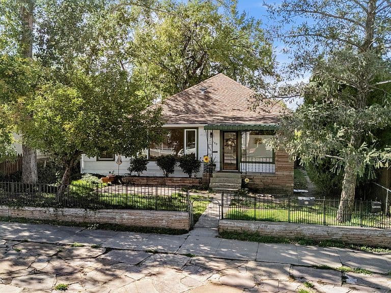 140 Garden St photo 2