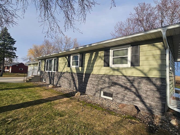 306 Enterprise Dr photo 2