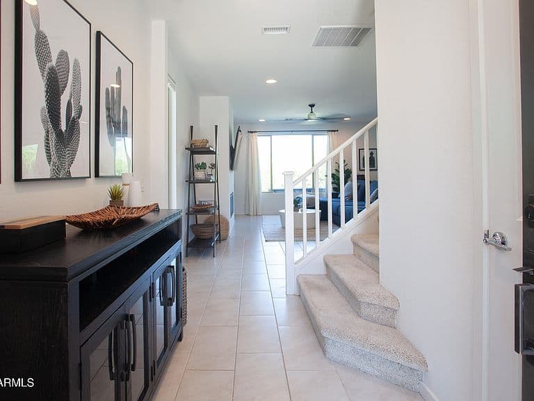3110 E LOUISE Drive photo 4