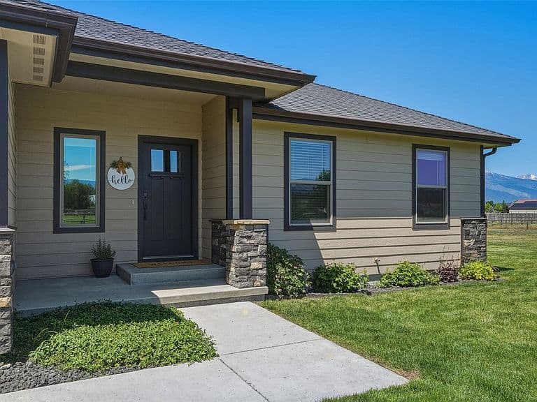 3190 Delaford Loop photo 4