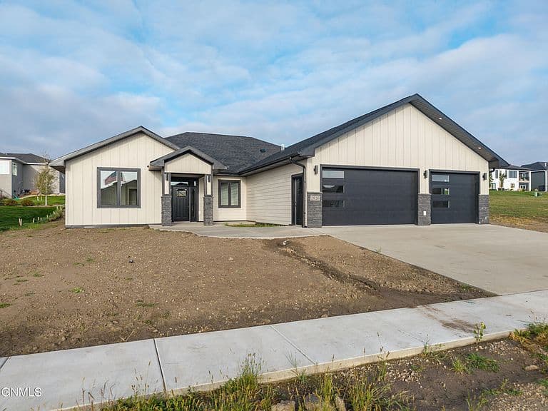 3926 Herd Pl photo 1