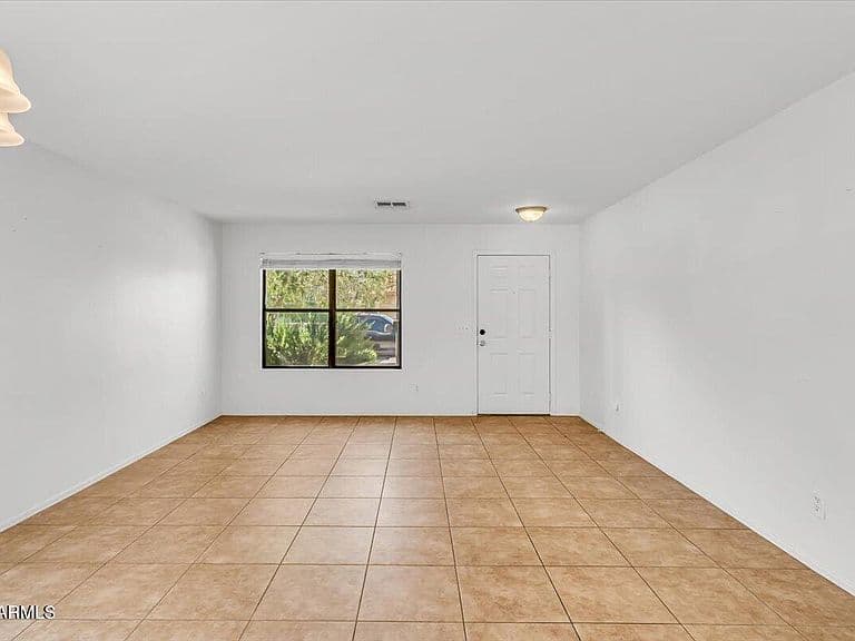 218 E MILADA Drive photo 5