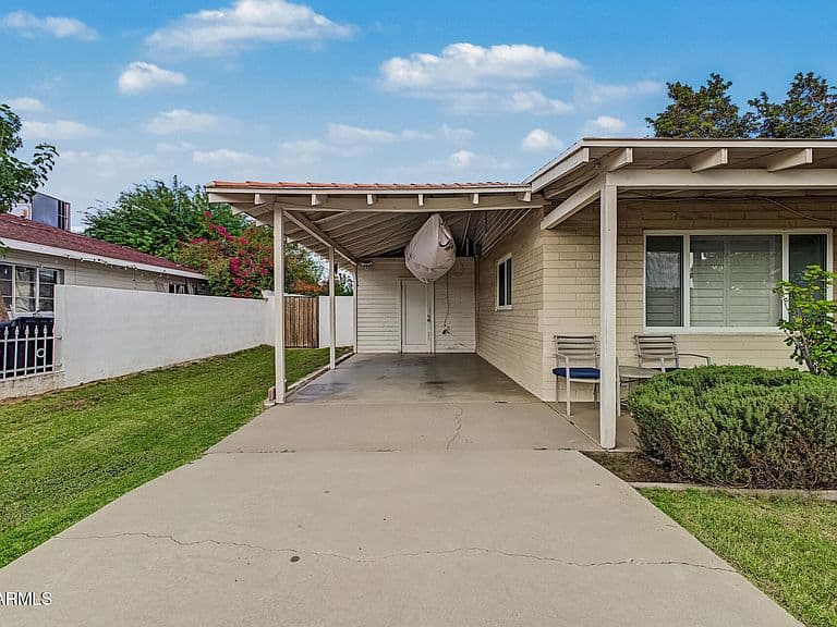 3528 E SHERIDAN Street photo 3