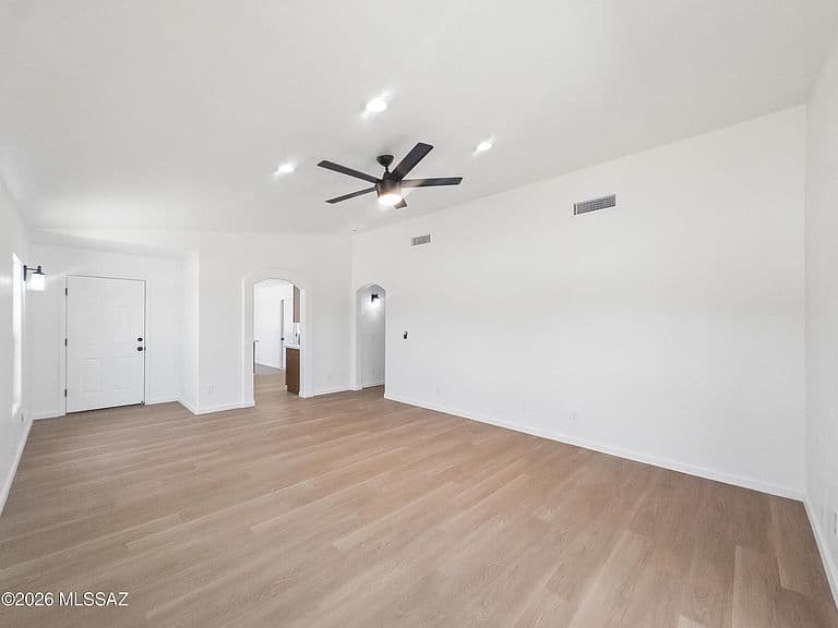 1387 W Calle Rio Lobo photo 3