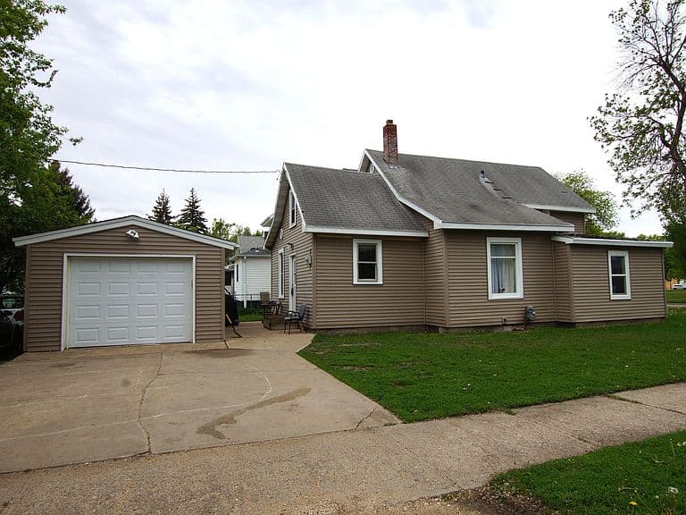 324 N Lincoln St photo 2