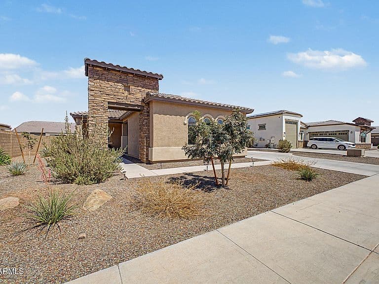 17244 W LOMA Lane photo 3