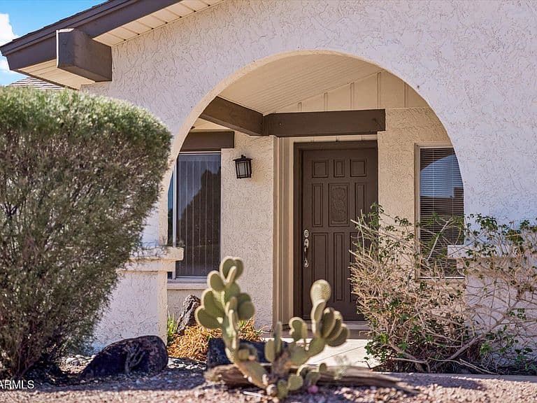 1861 E HARVARD Drive photo 2