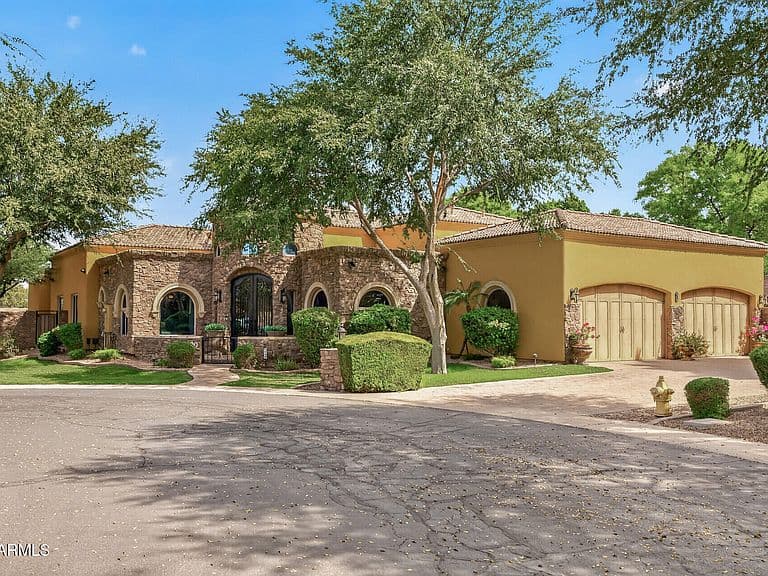 2900 E JADE Place photo 3