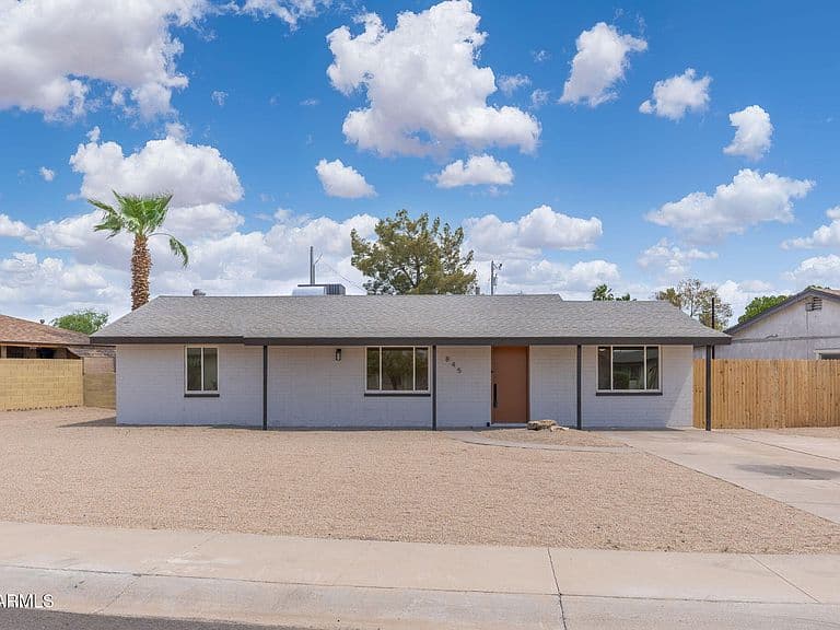845 N LAS PALMAS Drive photo 2