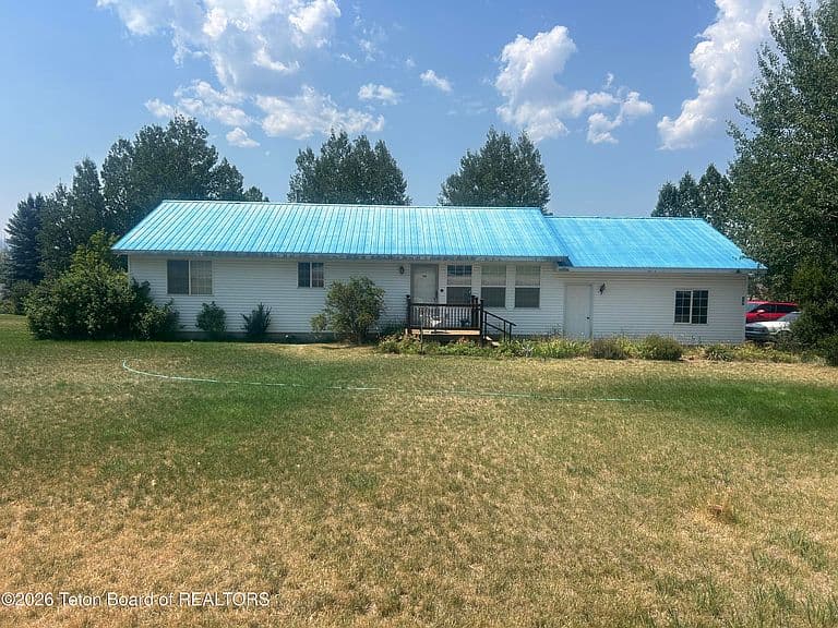 966 Aspen Ct photo 2
