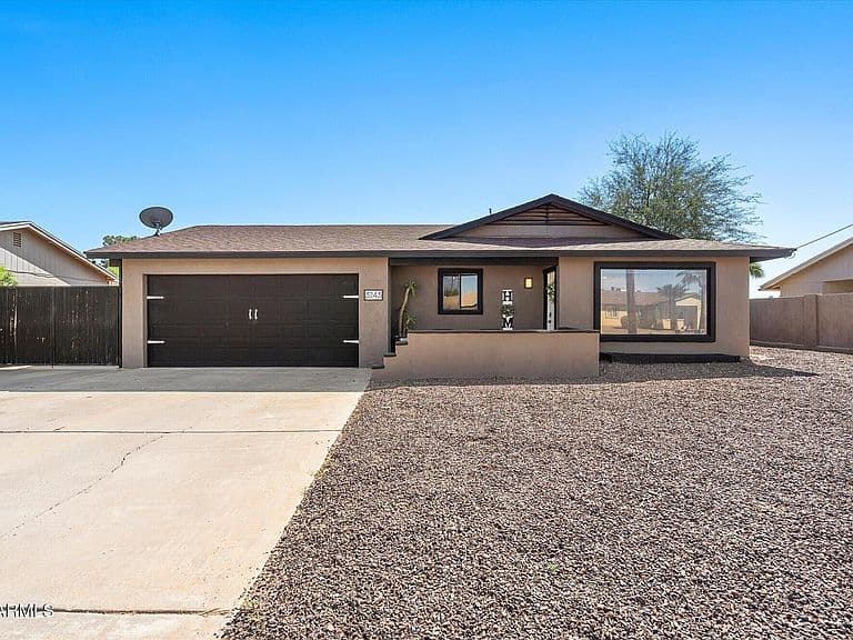 3243 W GROVERS Avenue photo 1