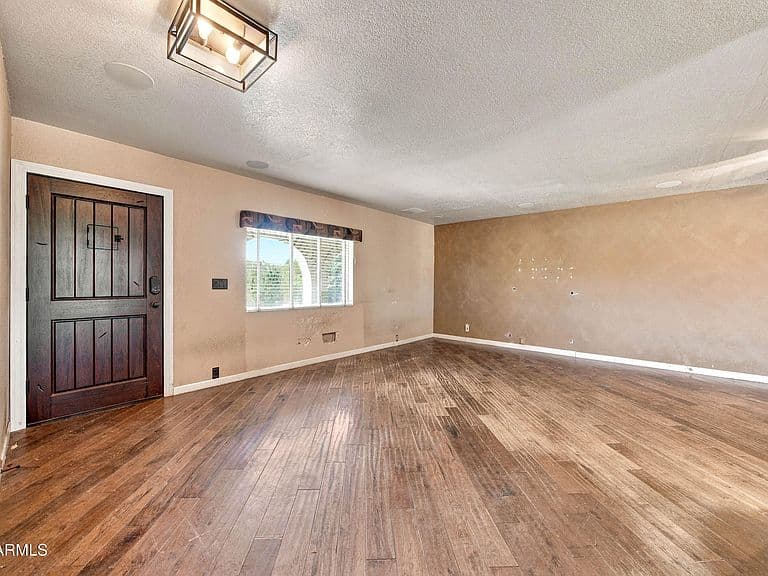 12629 N 28TH Way photo 5