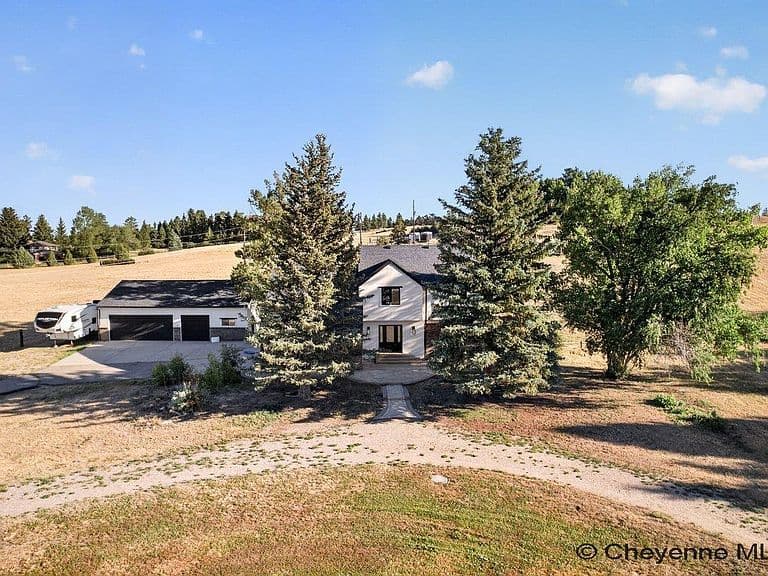 8704 Cowpoke Rd photo 1
