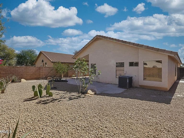 734 E KYLE Drive photo 3
