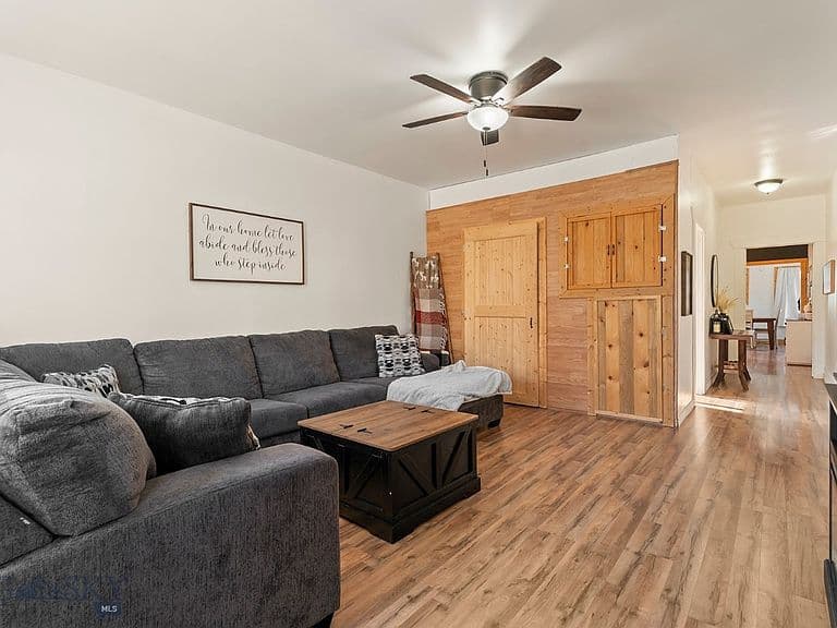 1018 Waukesha St photo 2