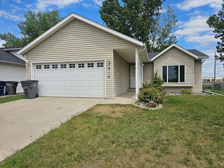 3616 Village Green Ln photo 1