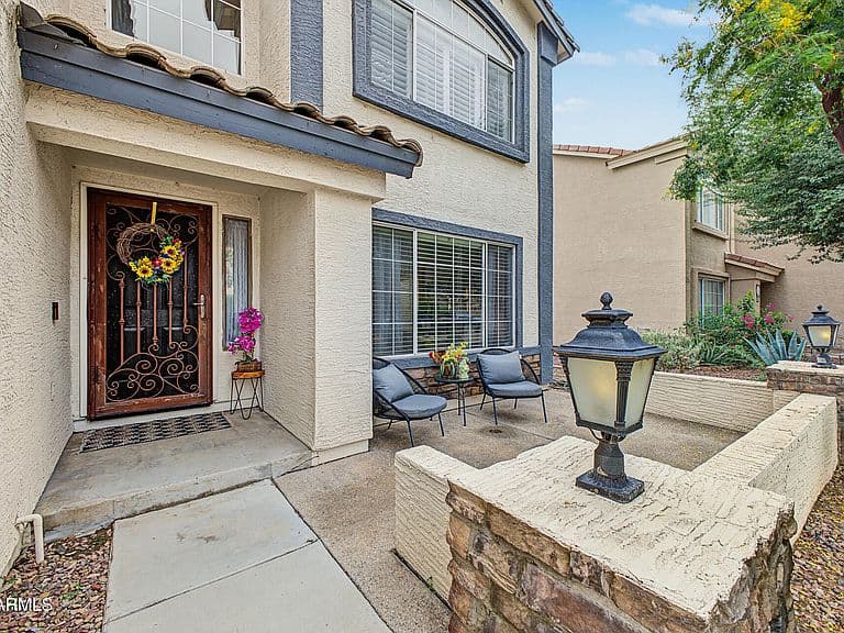 1021 E ROSEBUD Drive photo 4