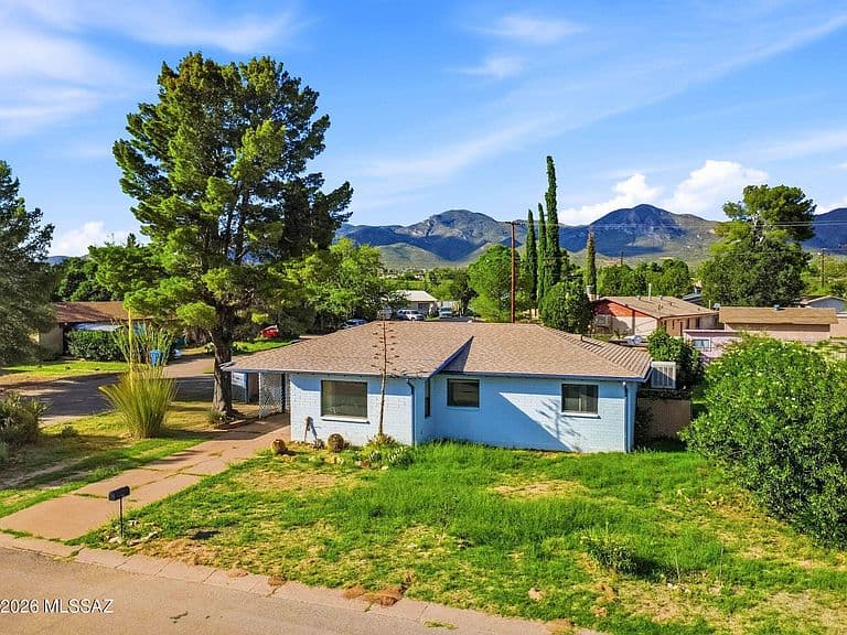 102 Copper St photo 4