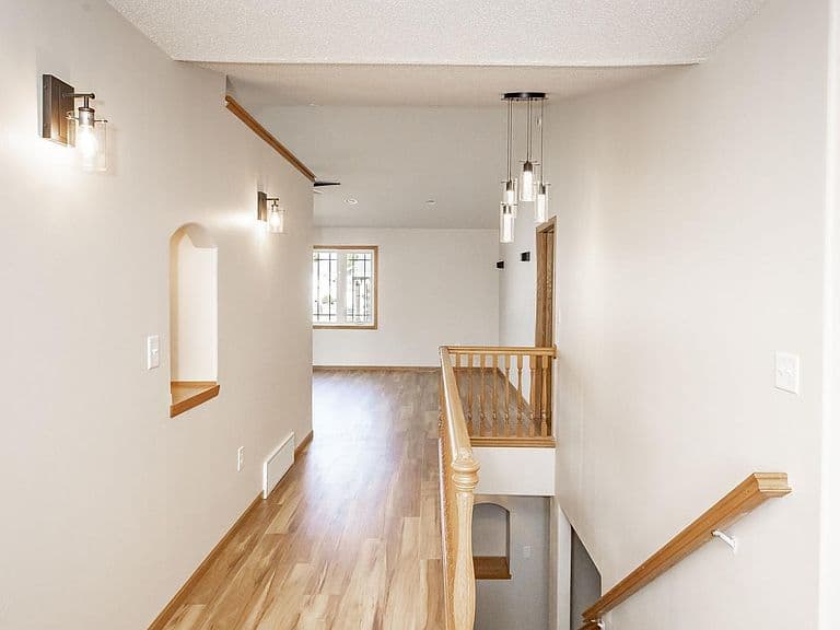 1106 Southwood Dr photo 4