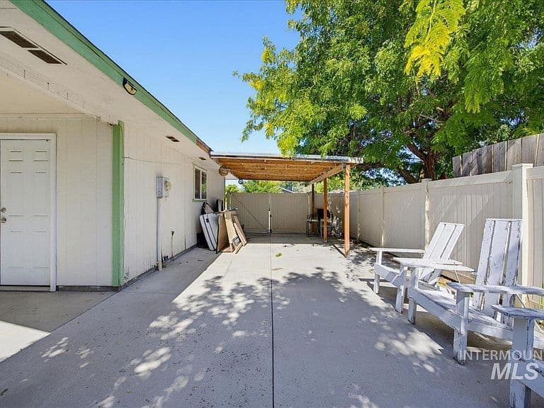 2415 E Colorado Ave photo 4