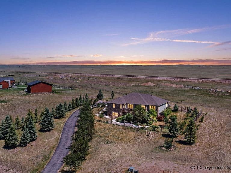 9222 Bell Ln photo 1