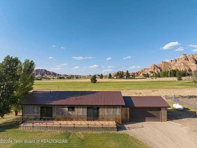 1424 Fairview Dr photo 2