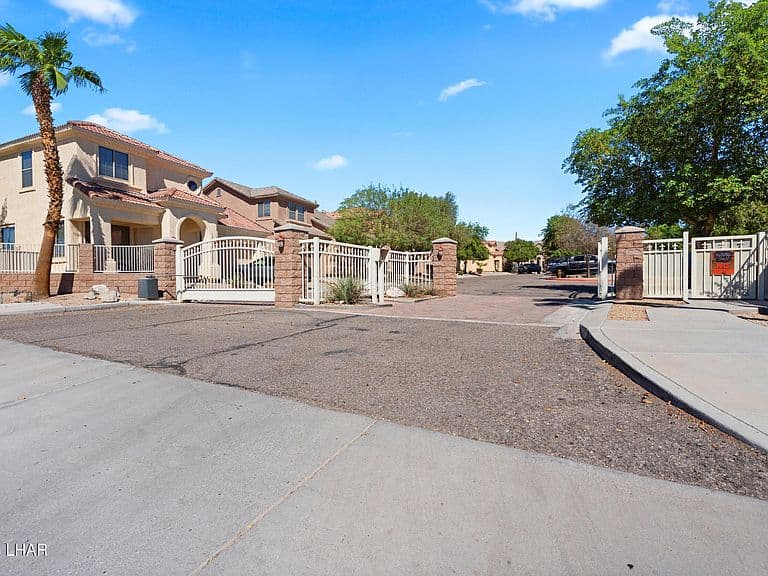 1070 Richey Cir photo 2