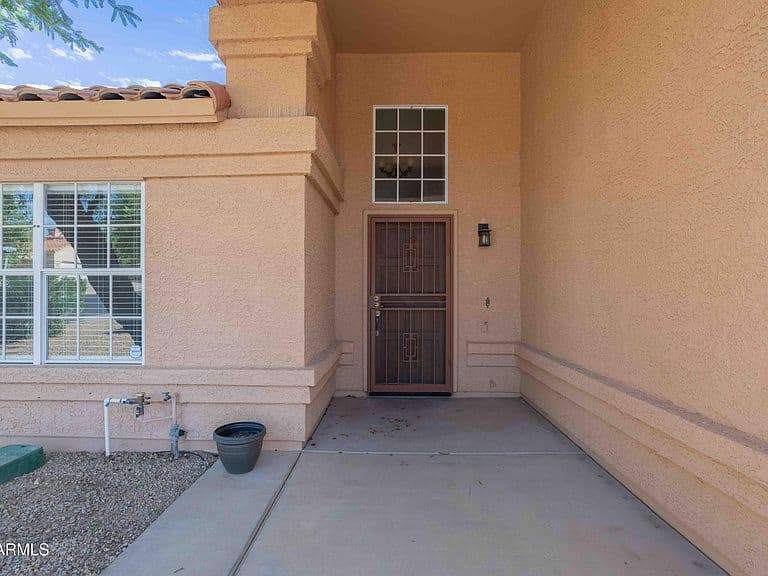 16811 S 13TH Place photo 2