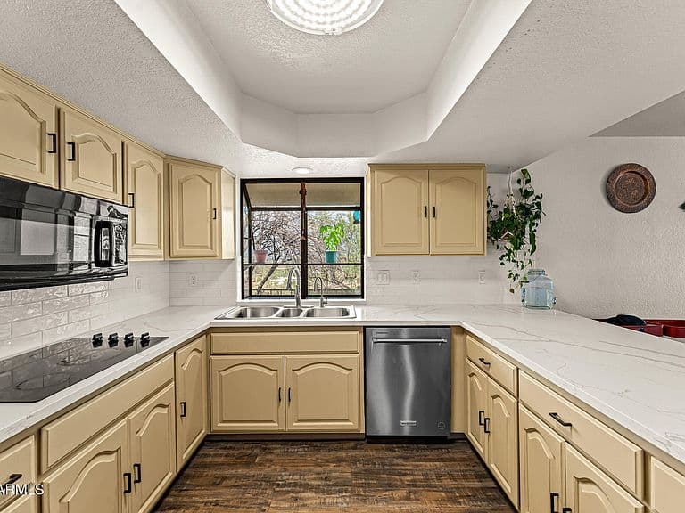 969 S Saguaro Drive photo 3