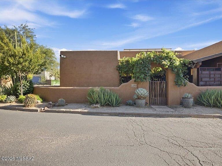 5280 S Thunder Sky Way photo 1