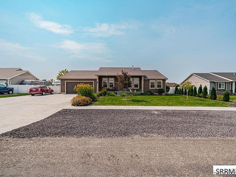 5100 E Nelson Dr photo 2