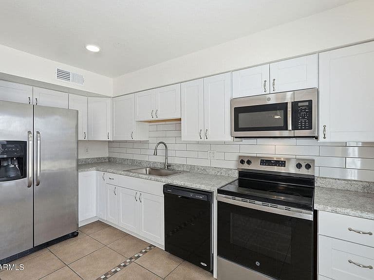 3427 E HELENA Drive photo 4