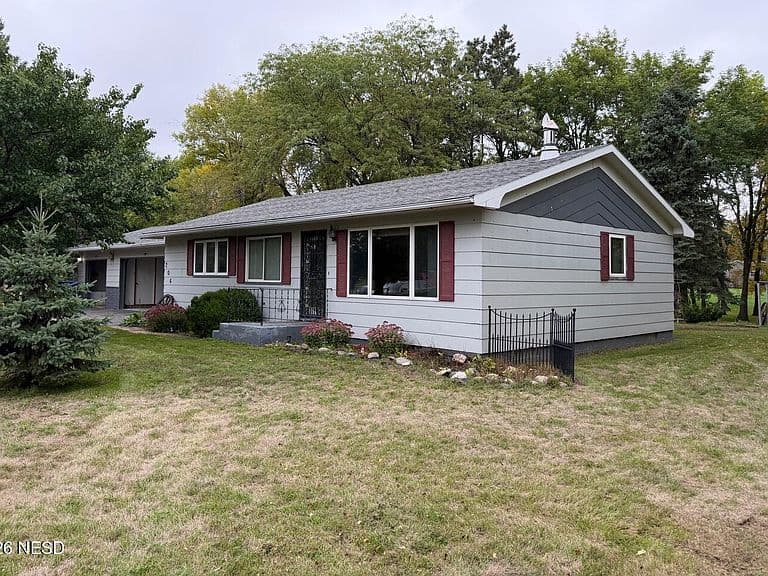 206 8th Ave NW photo 2
