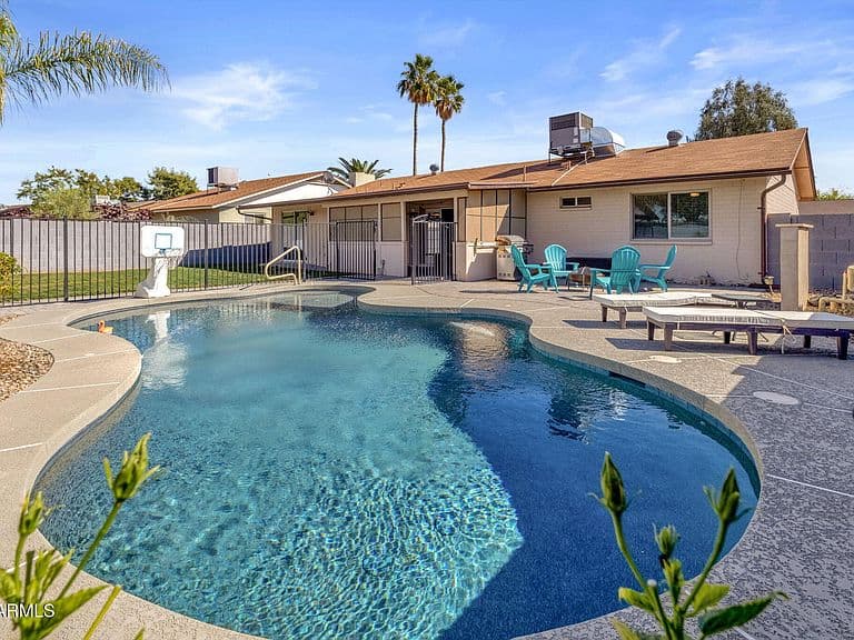 508 W SEQUOIA Drive photo 1