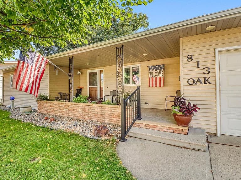 813 Oak St photo 4