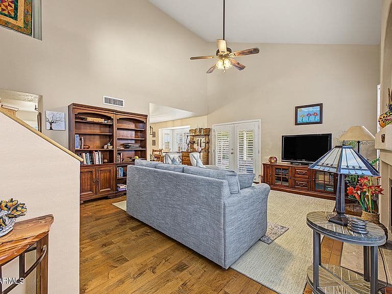 2910 E WOODLAND Drive photo 4