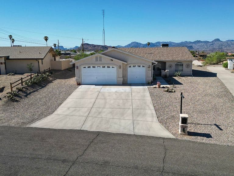 3130 Silverspoon Dr photo 2
