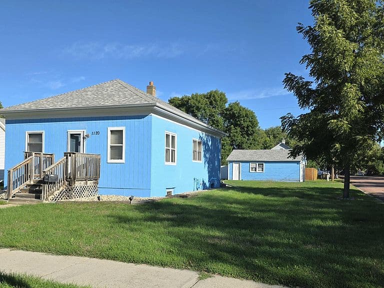 1120 E 2nd Ave photo 1
