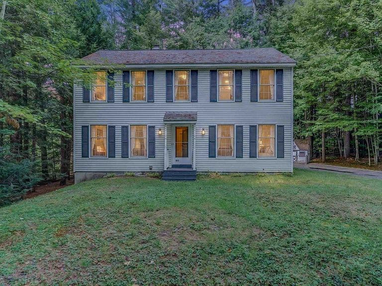 195 Castle Lane photo 2