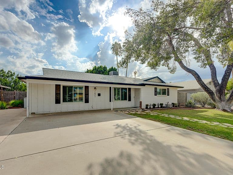 1821 E JULIE Drive photo 3