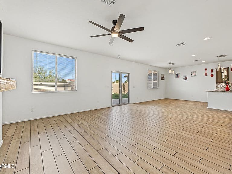 10322 W PAYSON Road photo 2