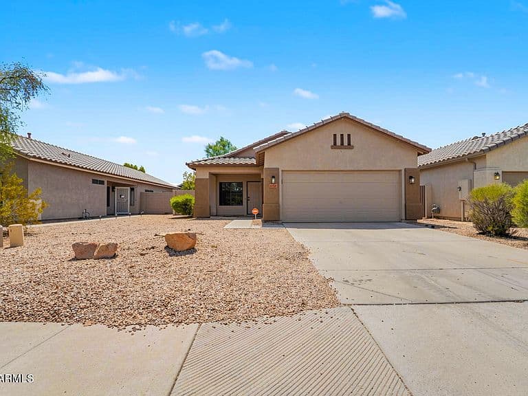 8927 W SHAW BUTTE Drive photo 2