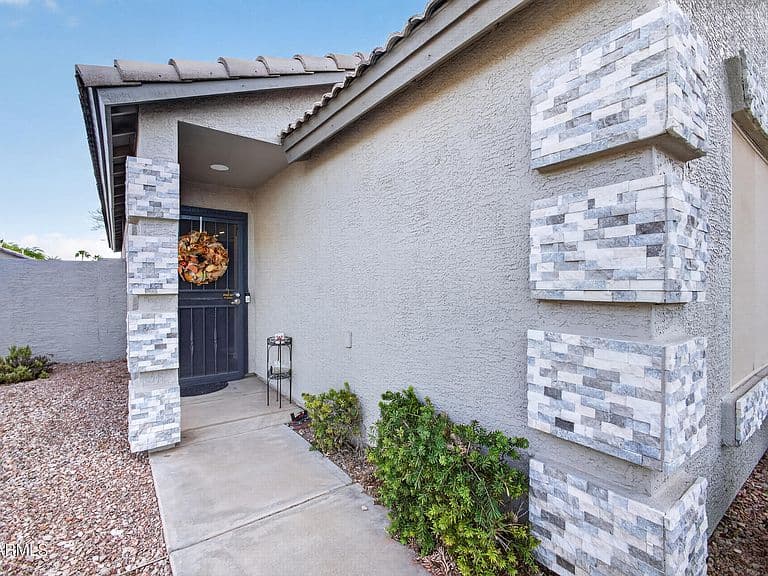 1413 W VAUGHN Avenue photo 4
