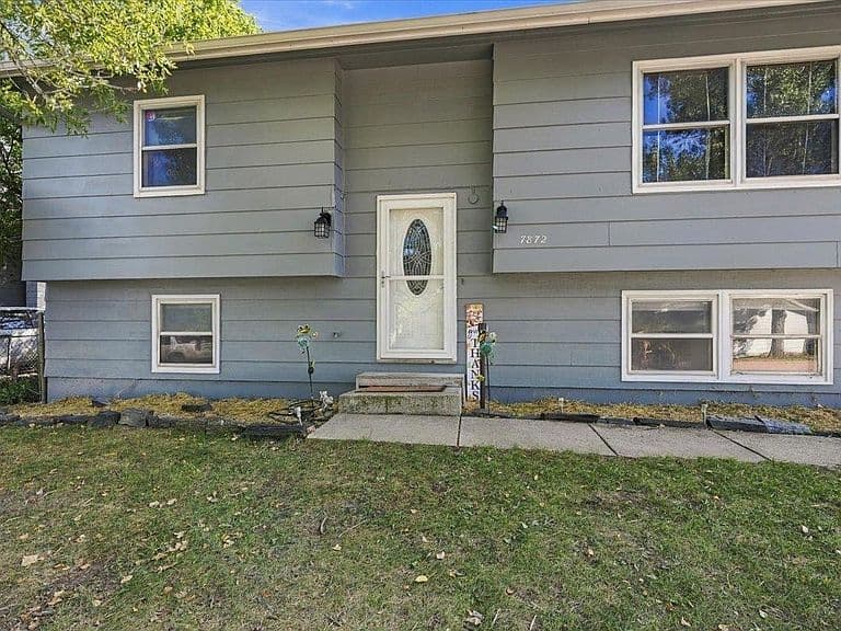 7872 Terry Ave photo 2