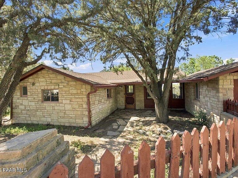 490 E Juniper Dr photo 3