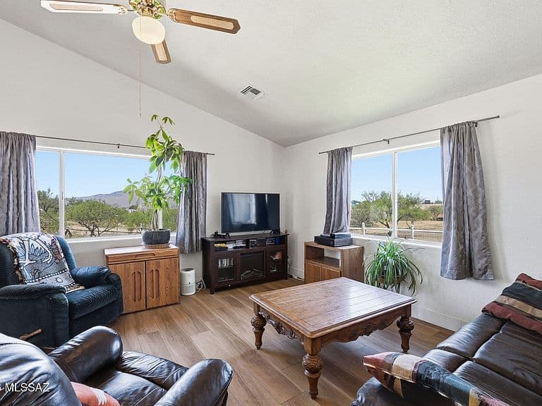 25290 E Tonopah Trl photo 1