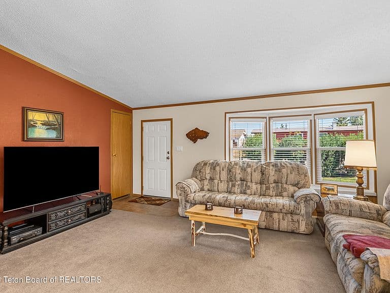 307 Hays Ln photo 5
